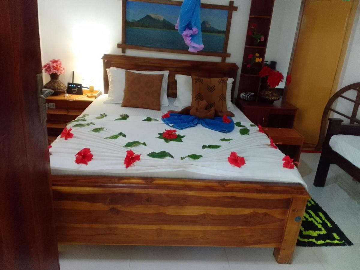 Sigiriya Village Home Stay & Private Room Exterior photo