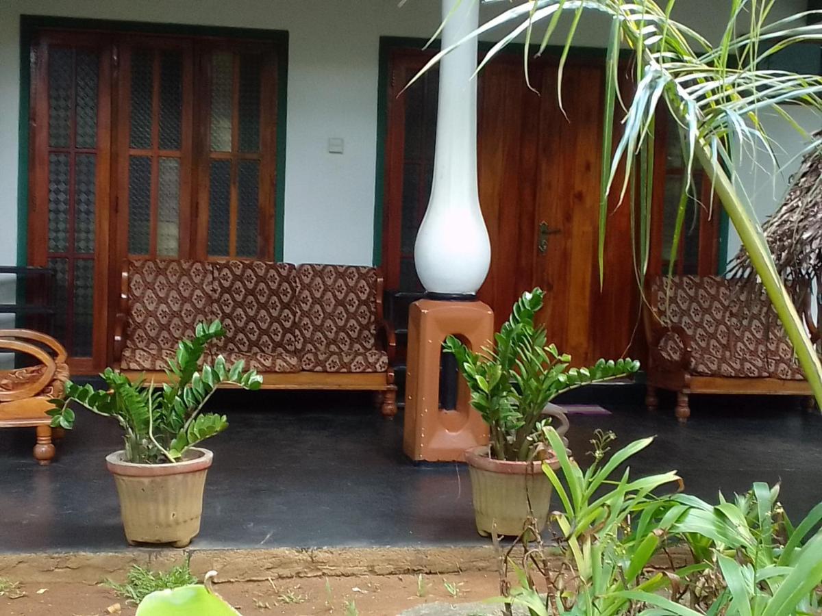 Sigiriya Village Home Stay & Private Room Exterior photo